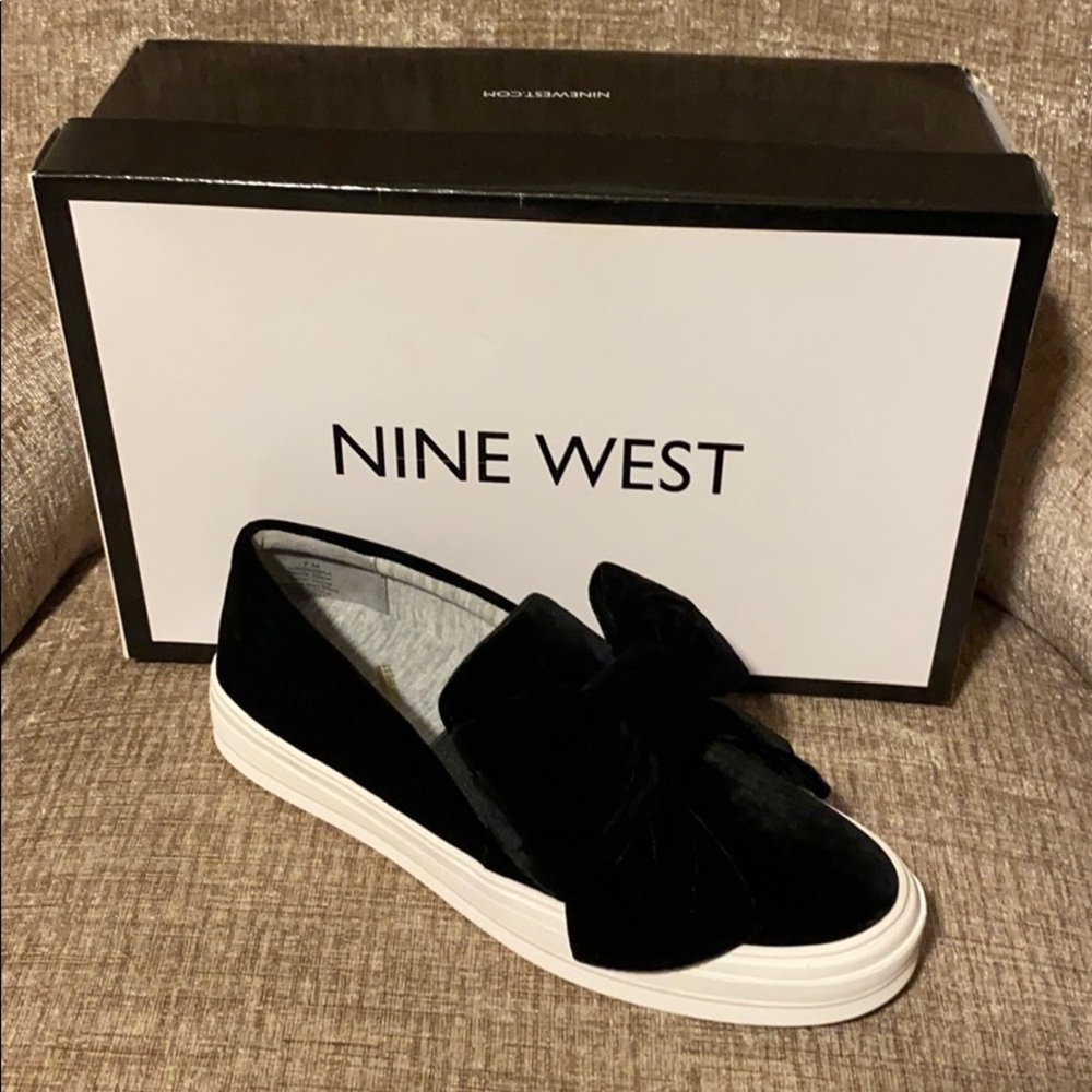 Nine West Bow Front Velvet Black Slip On NEW